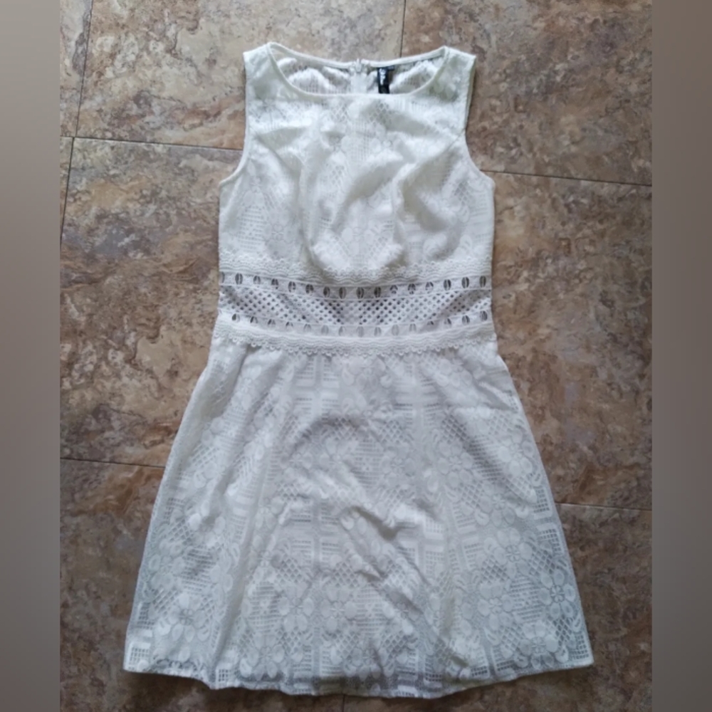 Alisa Pan White Sleeveless Lace dress, size 10